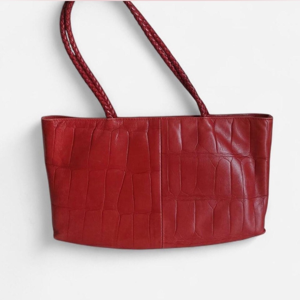 Elegant Red Leather Croc Embossed Shoulder Bag